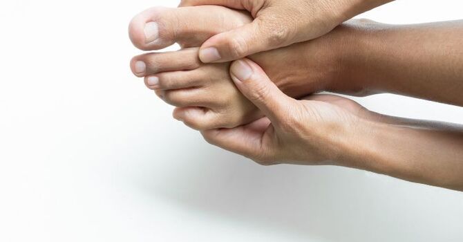 Diabetic Neuropathy and Your Feet: Early Symptoms You Should Never Ignore image